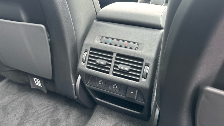 Land Rover Discovery Sport 2.0 D200 Metropolitan 5dr Auto [7 Seat] Diesel Station Wagon